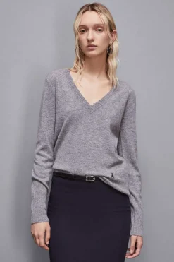 Kaszmirowy sweter z dekoltem w szpic