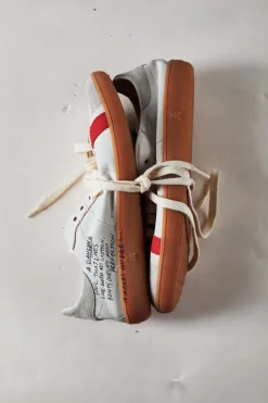 SKIN Sneakers ze skóry nappa z napisem