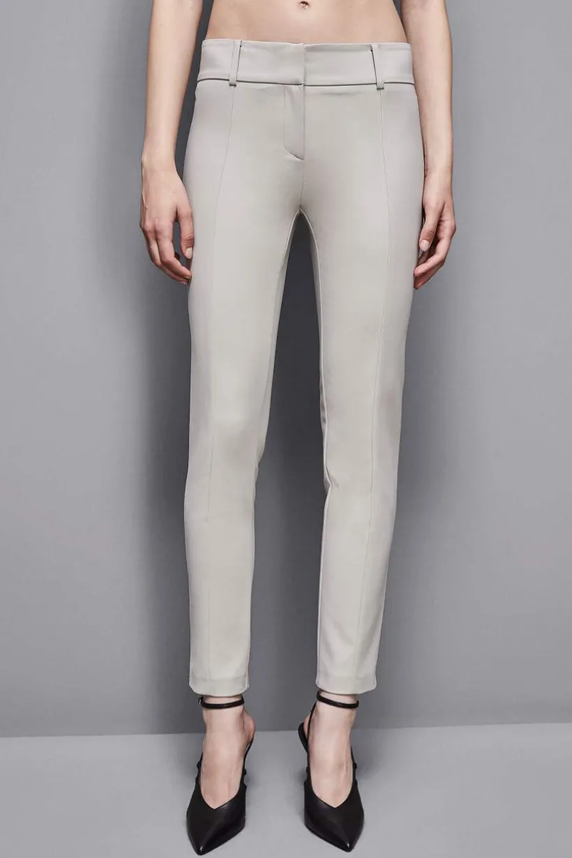 Spodnie slim fit