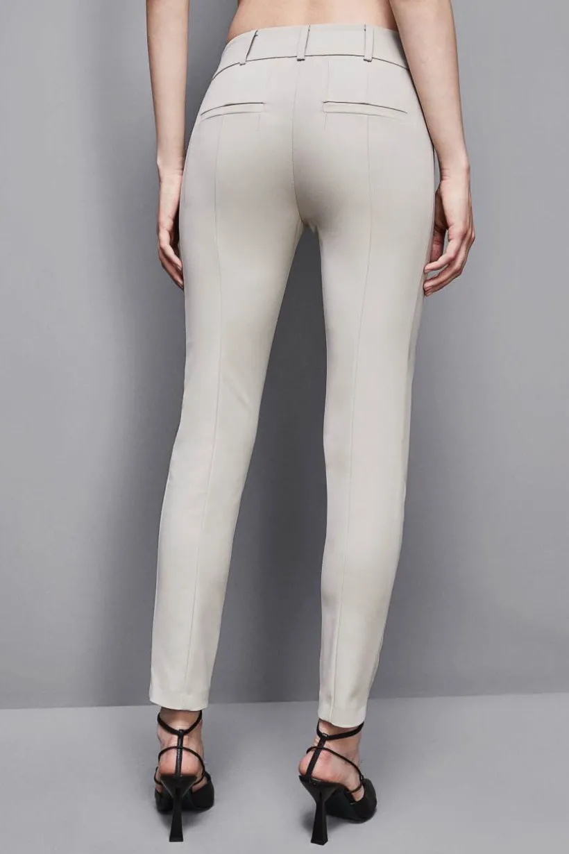 Spodnie slim fit