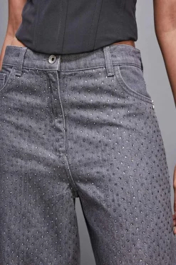 Szare jeansy wide leg z niskim stanem zdobione kryształkami